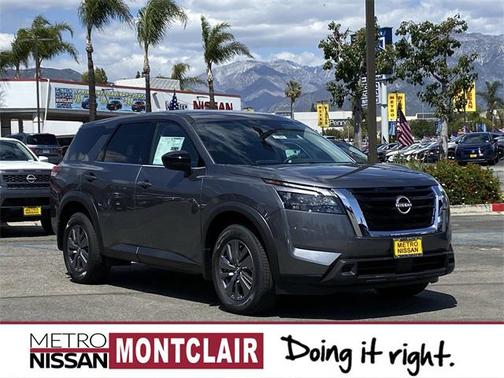 2025 Nissan Pathfinder S FWD