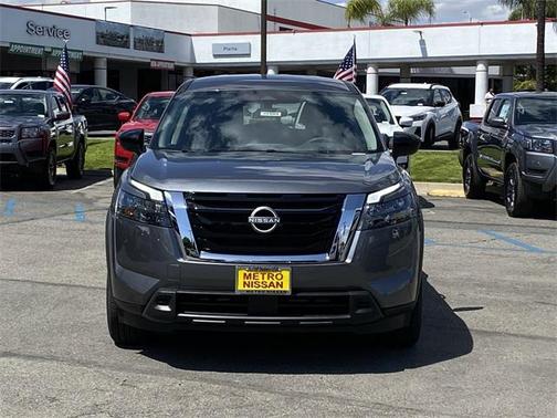 2025 Nissan Pathfinder S FWD