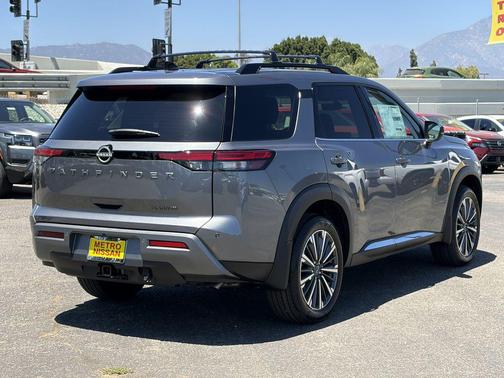 Gun Met 2026 Nissan Pathfinder Platinum