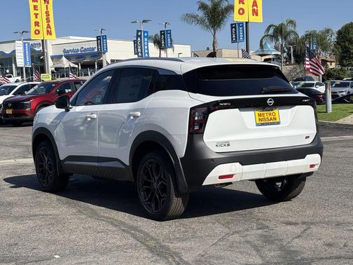 2026 Nissan Kicks SR