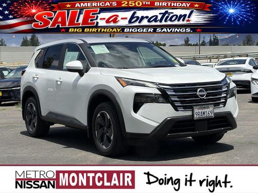 Everest White Pearl 2024 Nissan Rogue SV
