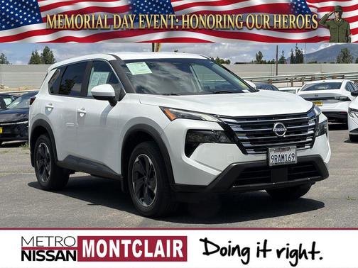 Everest White Pearl 2024 Nissan Rogue SV