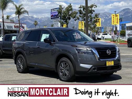 2025 Nissan Pathfinder S FWD