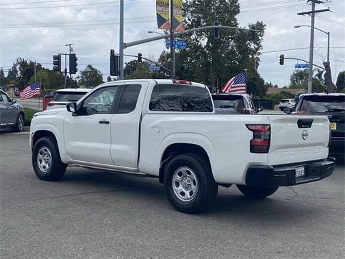 2023 Nissan Frontier S