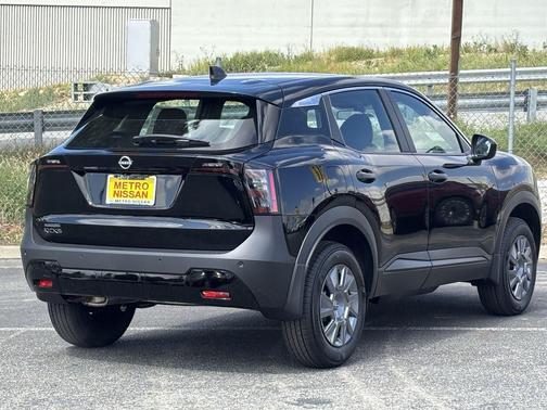Super Black 2026 Nissan Kicks S
