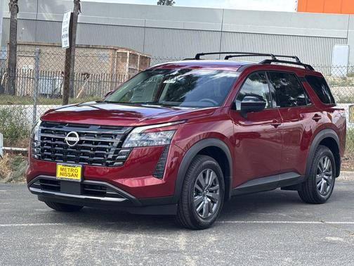 2026 Nissan Pathfinder SV