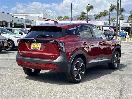2025 Nissan Kicks SR