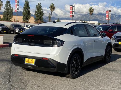 2026 Nissan Leaf PLATINUM+