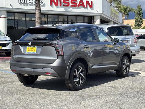 2025 Nissan Kicks SV