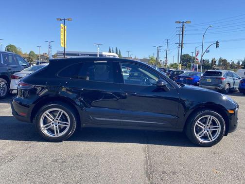 2024 Porsche Macan Base