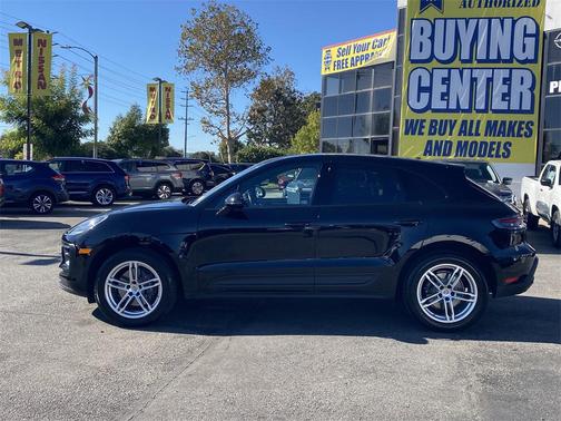 2024 Porsche Macan Base