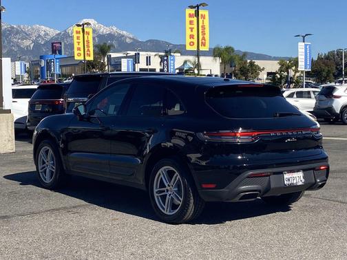 2024 Porsche Macan Base