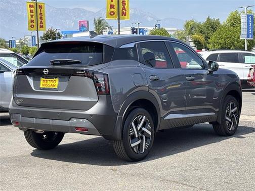 2025 Nissan Kicks SV