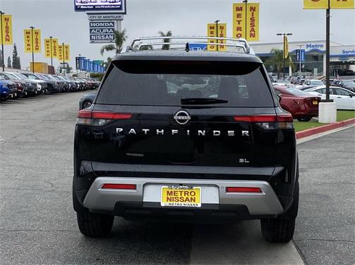 2025 Nissan Pathfinder SL FWD