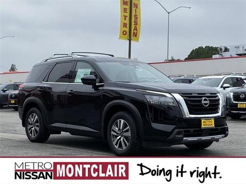 2025 Nissan Pathfinder SL FWD