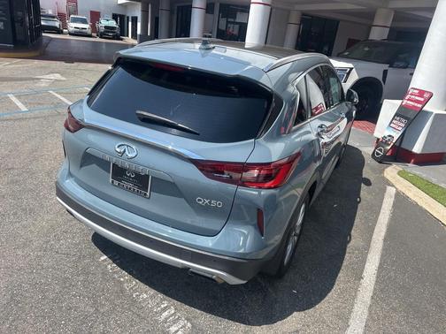 2022 INFINITI QX50 LUXE