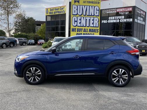 2020 Nissan Kicks SR