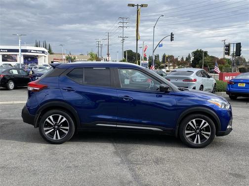 2020 Nissan Kicks SR