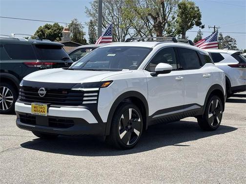 2025 Nissan Kicks SR