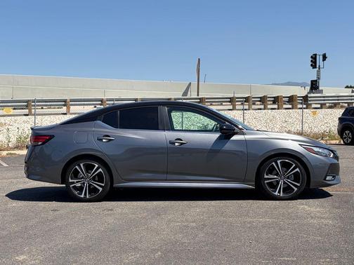 Gun Metallic 2020 Nissan Sentra SR