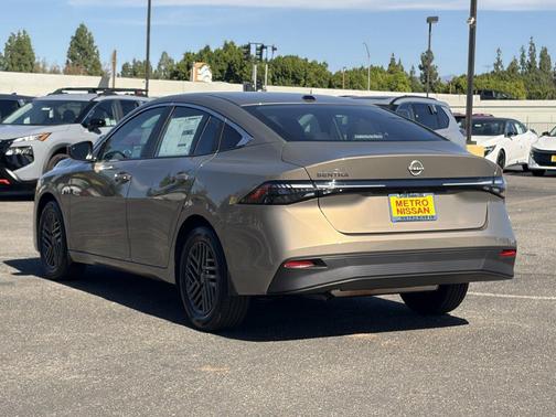 Bronze 2027 Nissan Sentra SV