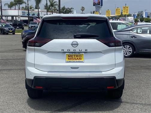 2025 Nissan Rogue SV