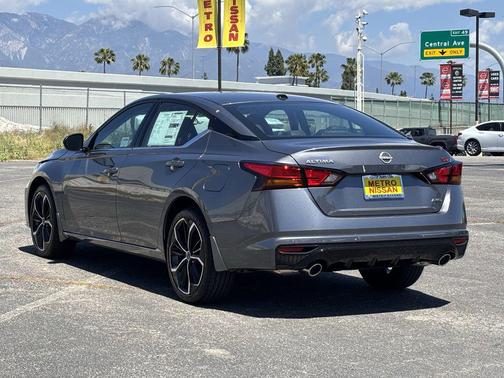 Gun Met 2026 Nissan Altima SR AWD