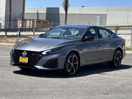 Gun Met 2026 Nissan Altima SR AWD