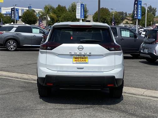 2025 Nissan Rogue SV