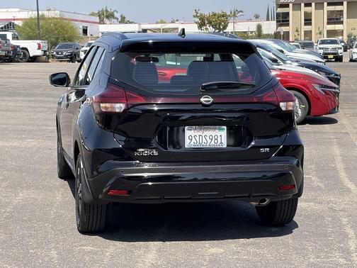 Super Black 2024 Nissan Kicks SR