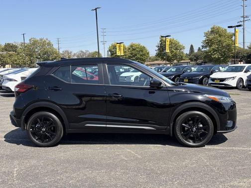 Super Black 2024 Nissan Kicks SR