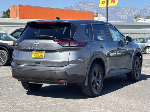 Gun Met 2026 Nissan Rogue SV