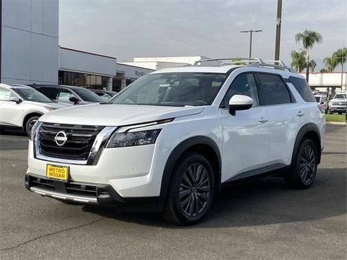 2025 Nissan Pathfinder SL 4WD