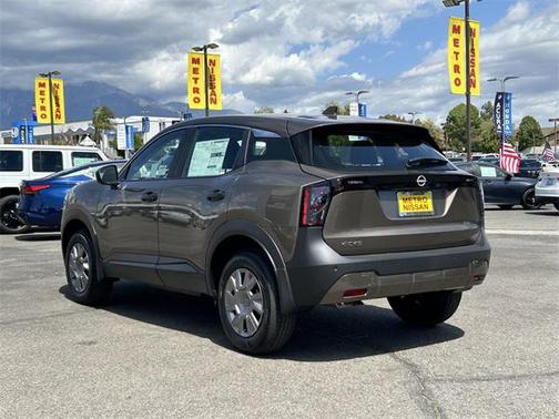 2025 Nissan Kicks S