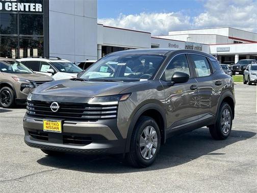 2025 Nissan Kicks S