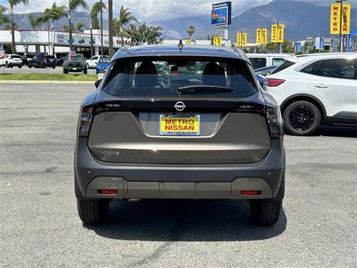 2025 Nissan Kicks S