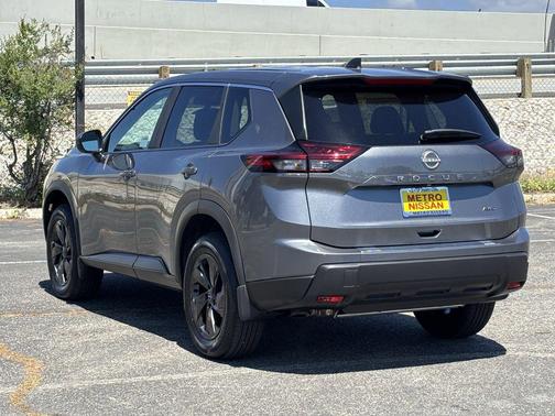 Gun Met 2026 Nissan Rogue SV