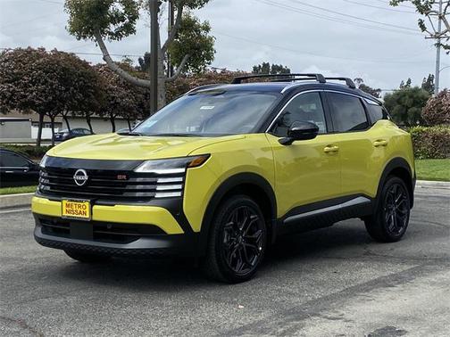 2025 Nissan Kicks SR