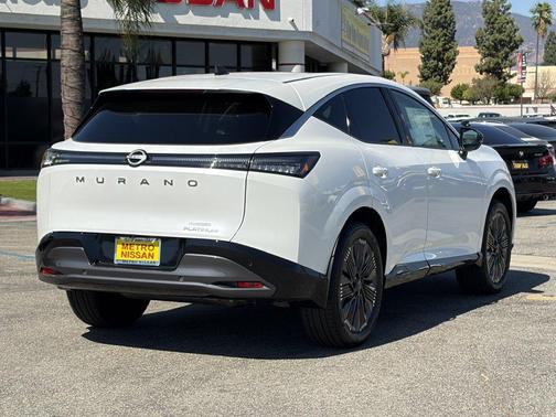 White Pearl 2027 Nissan Murano Platinum