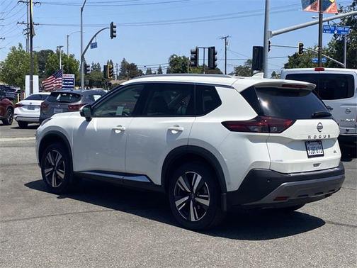 2022 Nissan Rogue SL