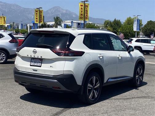 2022 Nissan Rogue SL