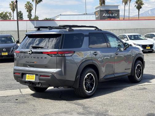 2025 Nissan Pathfinder Rock Creek 4WD