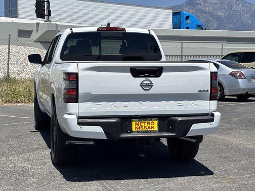 Glacier White 2026 Nissan Frontier SV