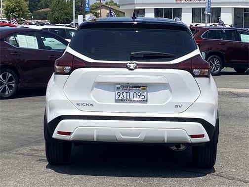 2023 Nissan Kicks SV