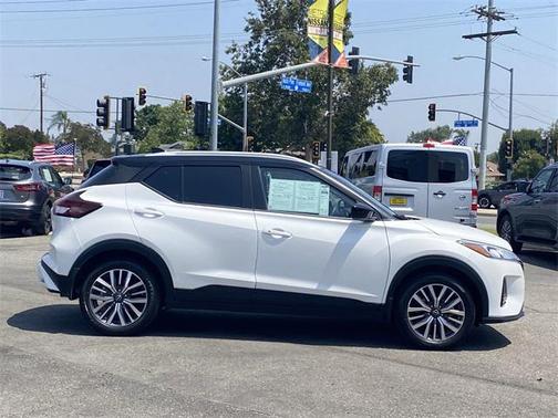 2023 Nissan Kicks SV