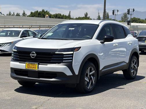 Fresh Powder 2026 Nissan Kicks SV