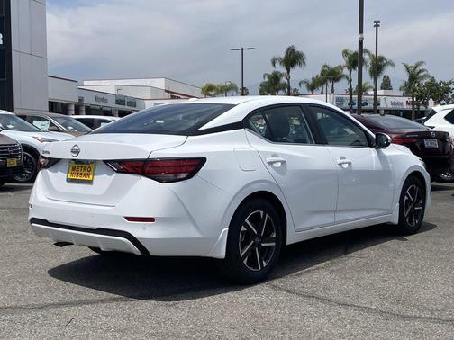 2025 Nissan Sentra SV
