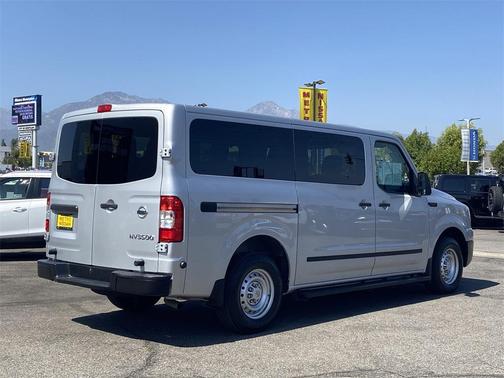 2017 Nissan NV Passenger NV3500 HD S V6