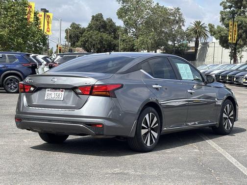 Gun Metallic 2021 Nissan Altima 2.5 SV