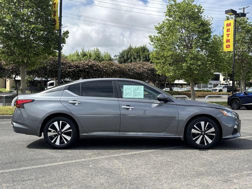Gun Metallic 2021 Nissan Altima 2.5 SV